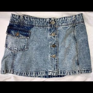 Super cute urban outfitters BDG skirt!